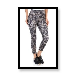 NWT-Women's Black and White Patterned Leggings